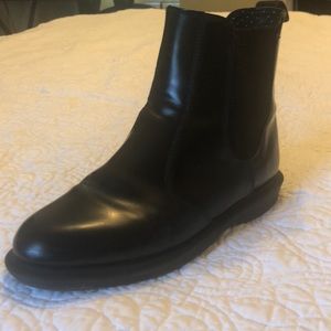 DOC MARTENS FLORA SMOOTH CHELSEA BOOT BLACK